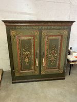 Antiker Schrank, 147x60cm., Höhe 143cm.