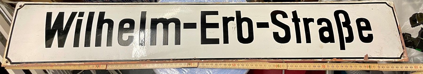 Insegne: Emailschild/Strassenschild/Willhelm-Erb-Strasse/Antik – Usato da Volketswil venduto da rubin74