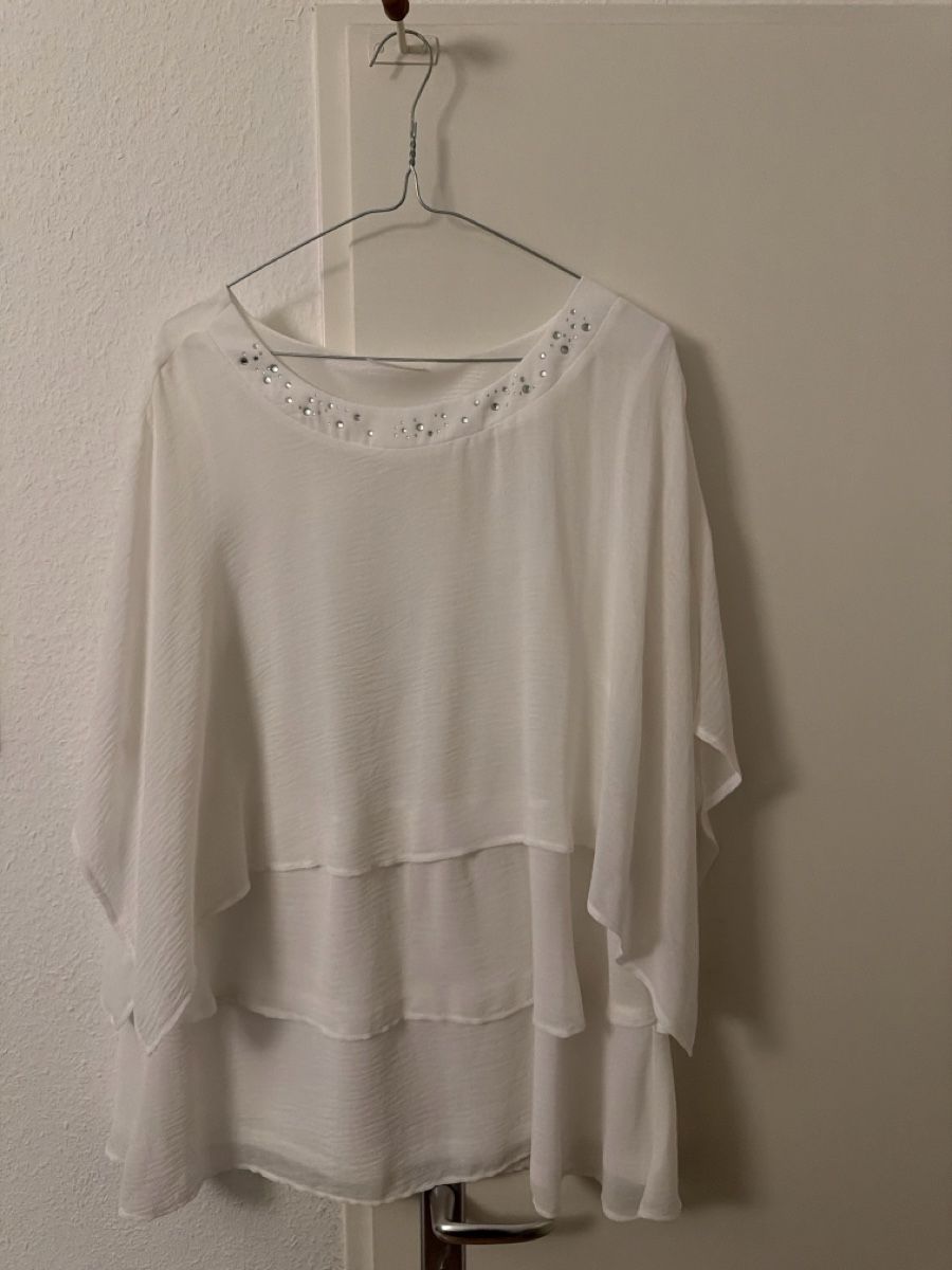C&A Blouses, T-shirts & Tops: Haut C&A blanc – D'occasion à Châtelaine par Diogo.138