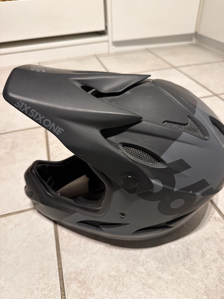 Casques: SixSixOne Integralhelm – D'occasion à Volketswil par gab_52vw 1