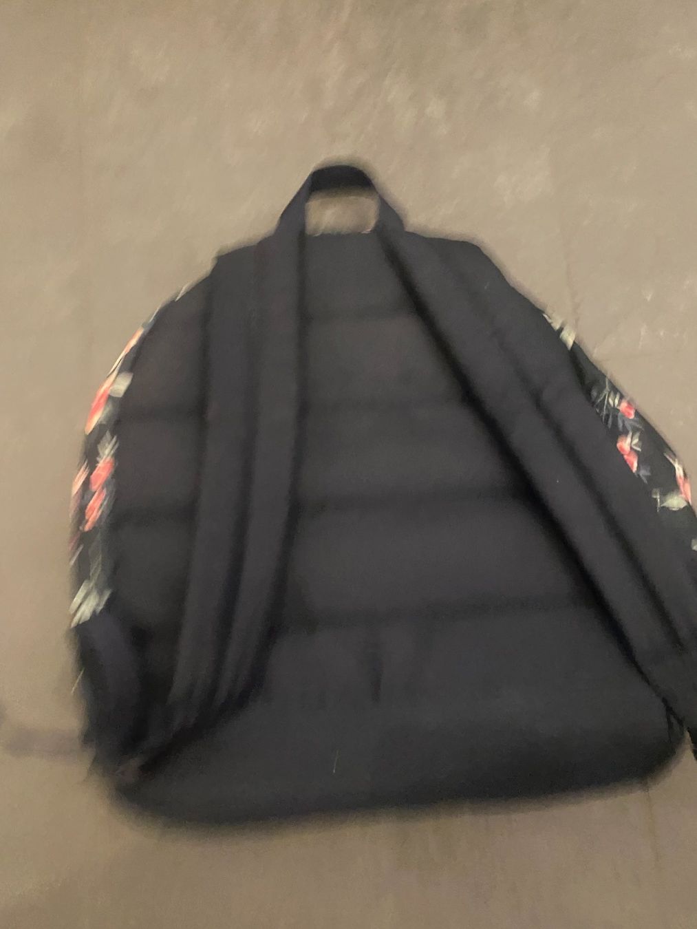 Zaini: Abercrombie Rucksack mit Blumen dunkelblau – Usato da Bonstetten venduto da VCLS 2