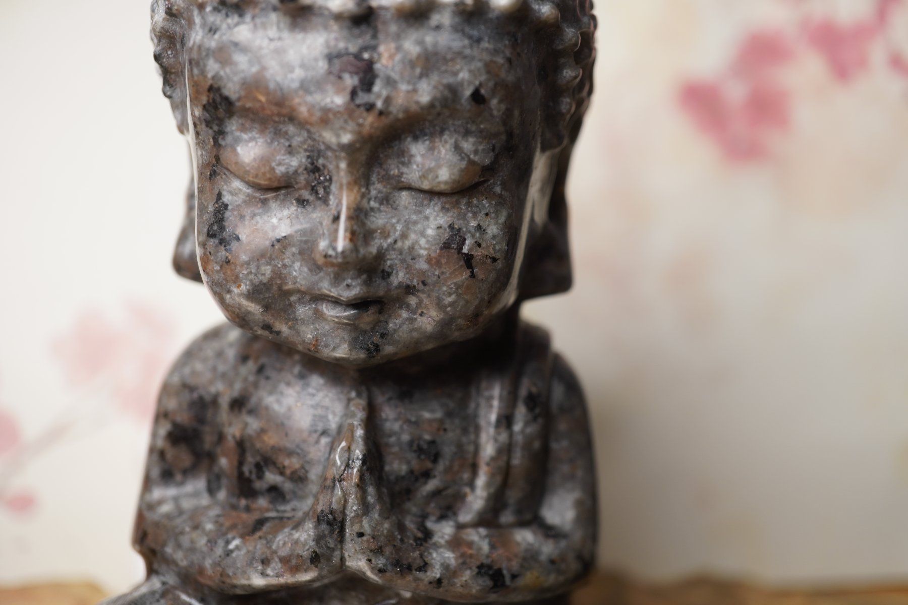 Minerali & Pietre curative: Yooperlit UV  Aktive   Buddha XL   15cm x  7cm – Nuovo e nell'imballaggio originale da Eschenbach SG venduto da topstone 3