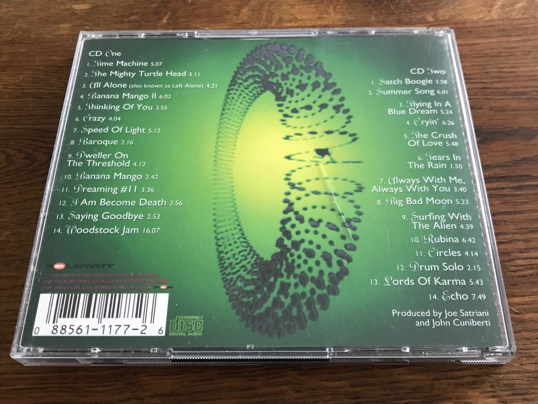 CD: JOE SATRIANI - Time Machine - 2CD – Usato da Buchs AG venduto da Archie 3