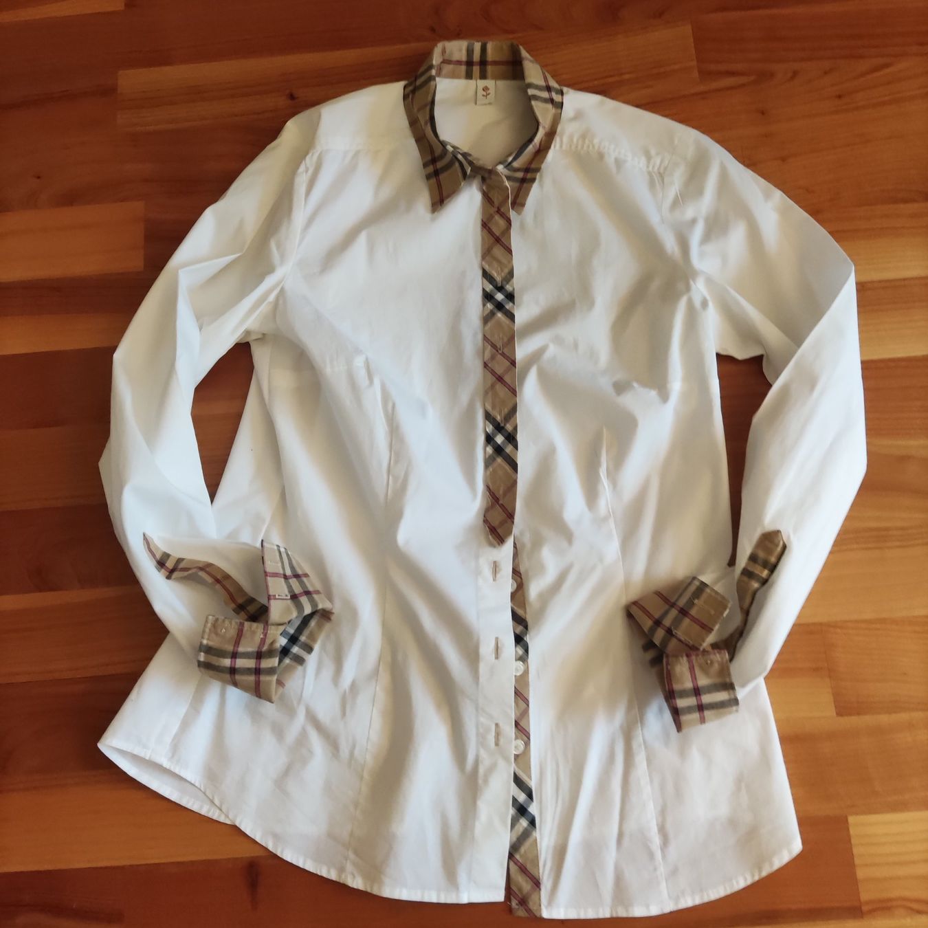 Blusen: Seidenstricker Baumwollbluse "Burberry" look – Gebraucht aus Solothurn von Csw1