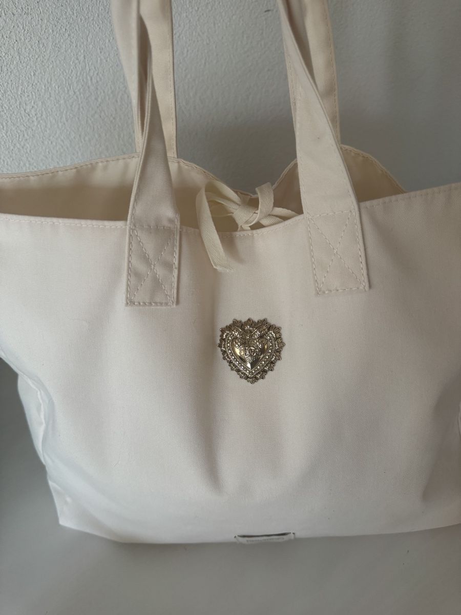 Dolce & Gabbana Borse da donna: Tasche Dolce & Gabbana Devotion Stoff Creme mit Herzanhänger – Usato da Oberglatt ZH venduto da jul_nhy7