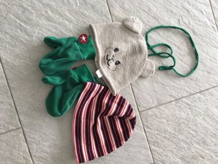 Handschuhe und Kappen