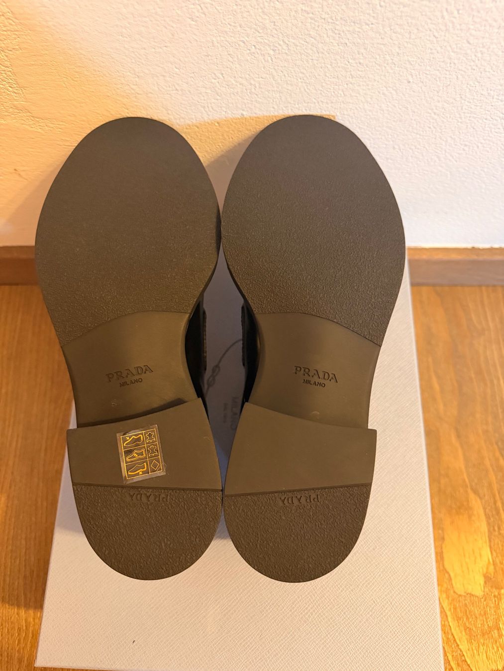 Prada Damenschuhe: Prada Chocolate Loafers - Gr. 38.5 – Neu und originalverpackt aus St. Moritz von PauloM98 5