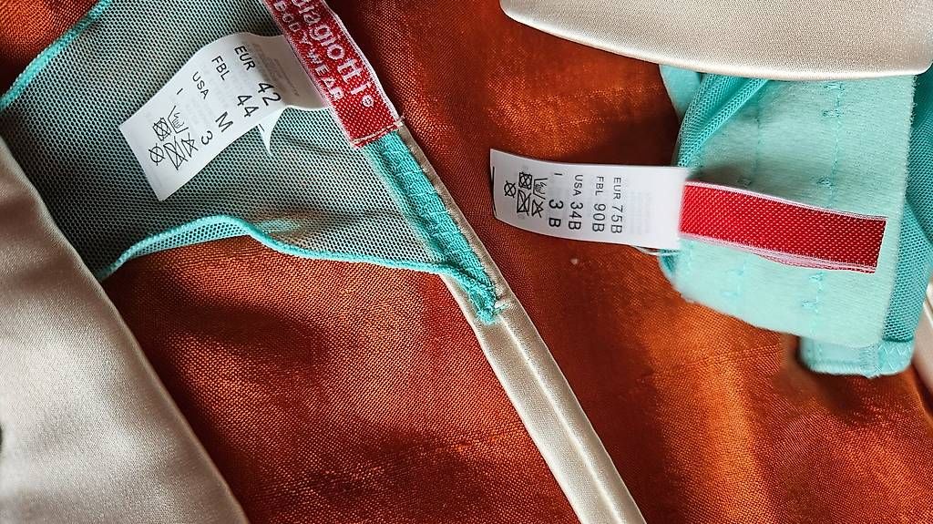 Altra biancheria intima: Bustino + Thong taglia 3 – Nuovo e nell'imballaggio originale da Lumino venduto da Doni_dp 4