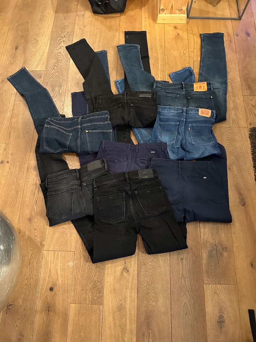 Lotti & Set di vestiti: 8 lange Hosen versch. Marken Levis & Co. – Usato da Mauren venduto da SB1606 1