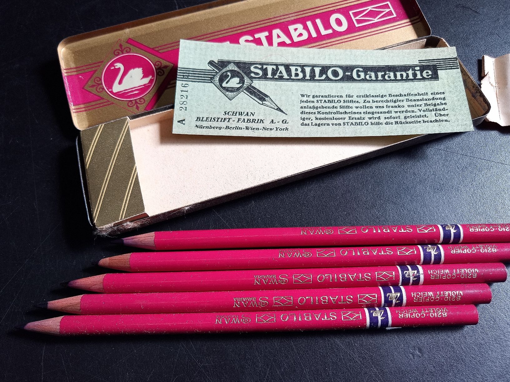 Stabilo Matite, matite colorate & gessi: Stabilo Bleistifte Vintage Metallbox Etui – Usato da Reiden venduto da Zofi-Brocki 5
