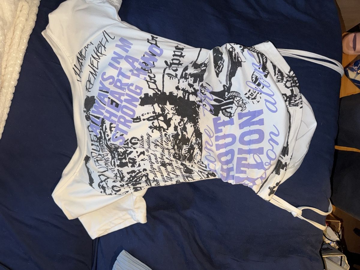 Top: White summer top, Y2K – Usato da Zofingen venduto da cva_w7vn