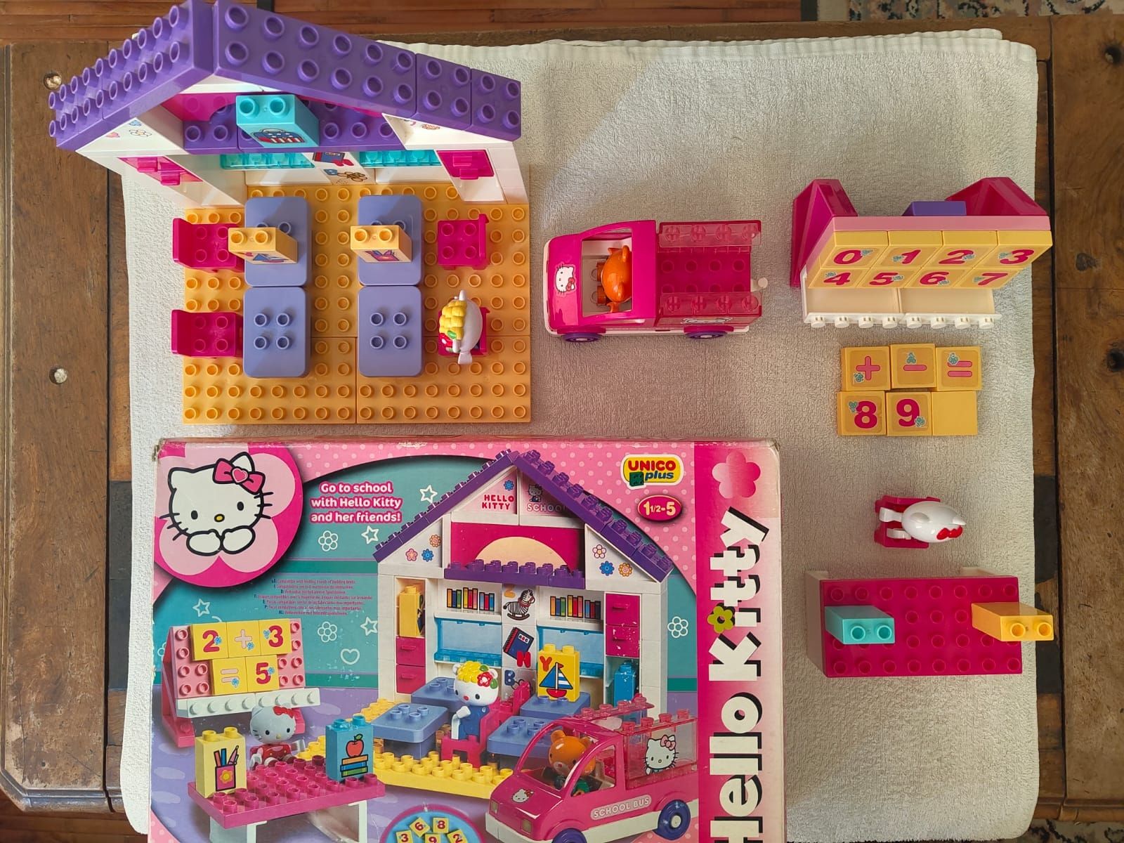 Hello Kitty Kit di costruzioni: Hello Kitty school, Unico compatible lego Duplo - complet – Usato da Lausanne venduto da GeoTrouvetou1952 1