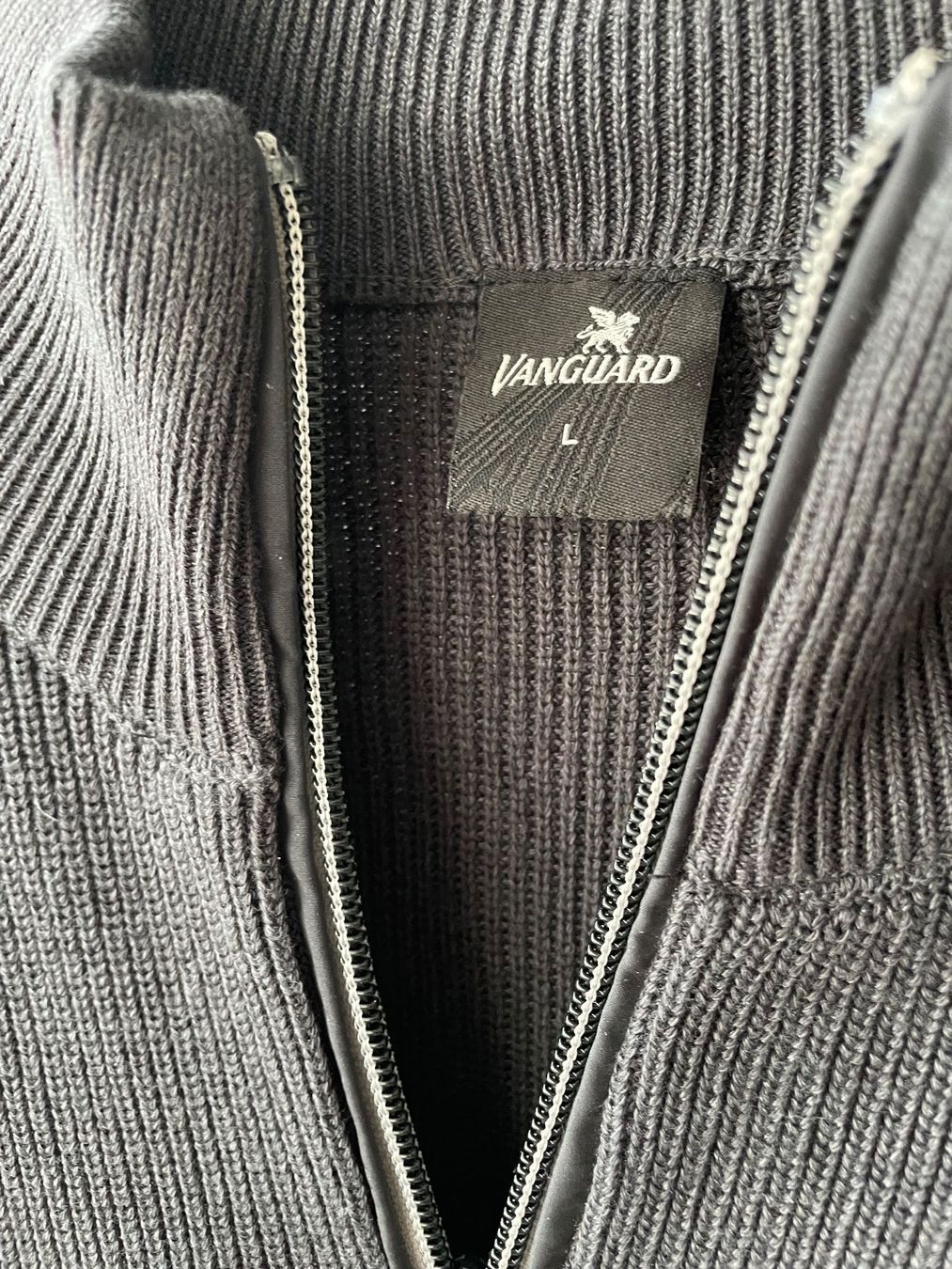 Pullover & Sweatshirts: Vanguard Pullover – Neu (gemäss Beschreibung) aus Trüllikon von Megan