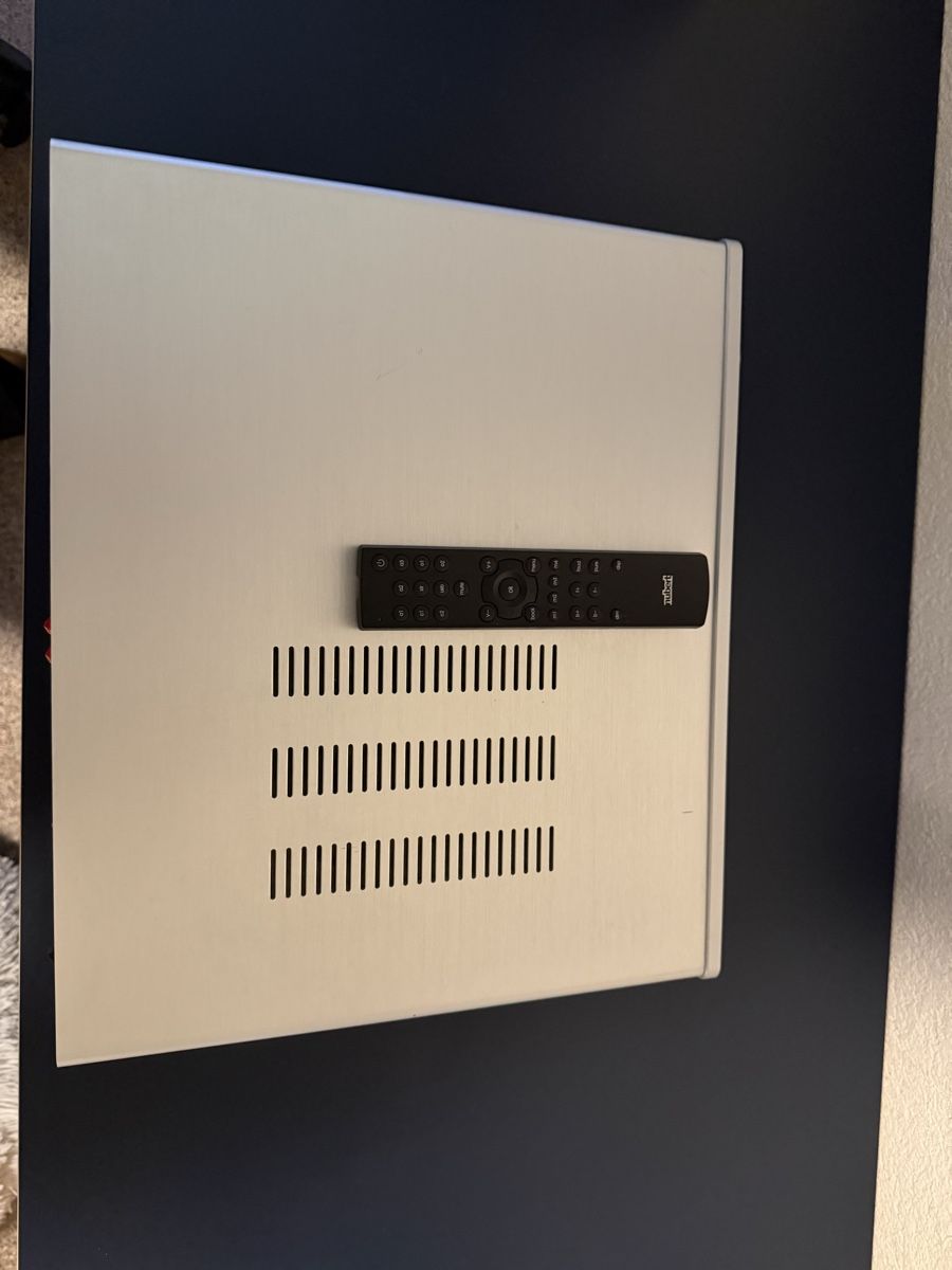 Nubert Amplificateurs: Nubert NuControl 2, Vorverstärker mit DSP – D'occasion à Ennetmoos par Raragon 5
