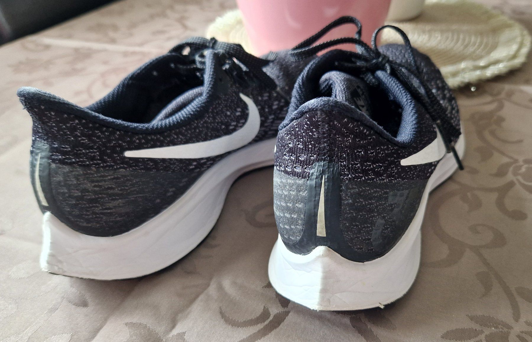 Nike Damenschuhe: Nike Schuhe Grösse 38 Schwarz/Weiss – Gebraucht aus Zürich von sirstians000 1