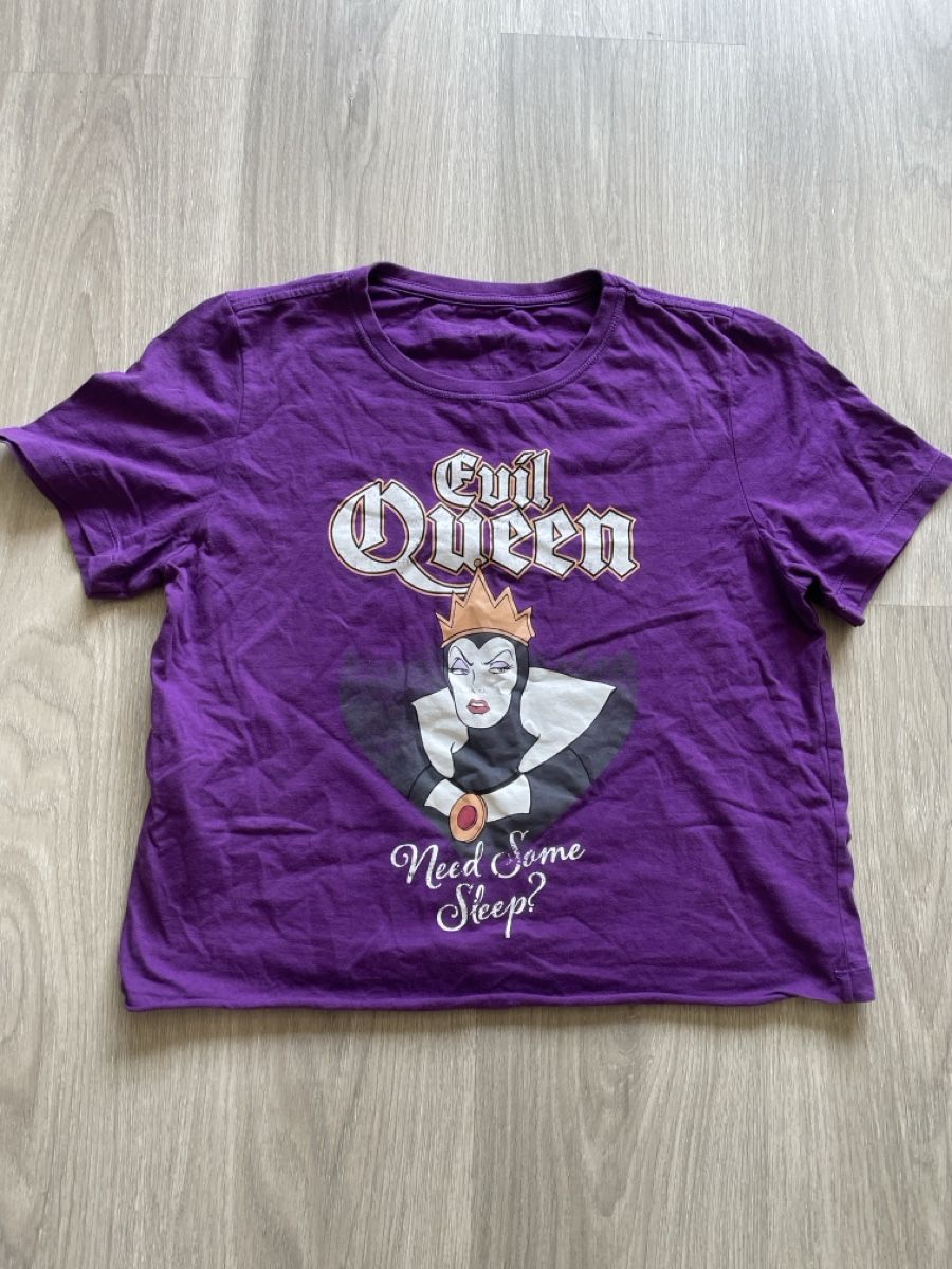 T-shirt: Lila T-Shirt Evil Queen Grösse S – Usato da Biel/Bienne venduto da Fashionstrasse1