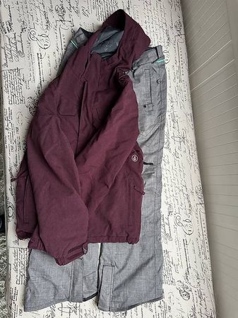 Coole Snowboardjacke und Hose in Grösse 36