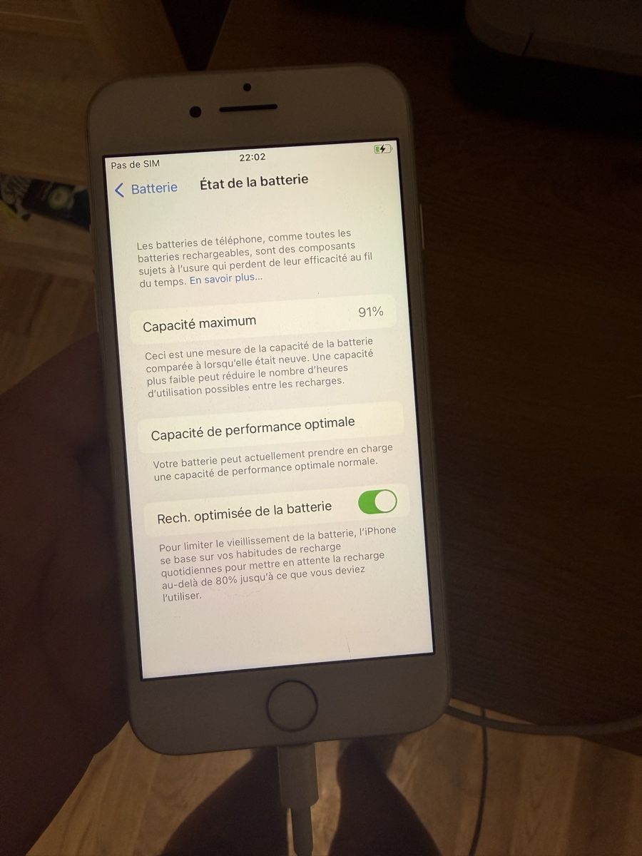 Apple Portables: iPhone 8 gris clair  – D'occasion à Le Locle par Mayd_h 3