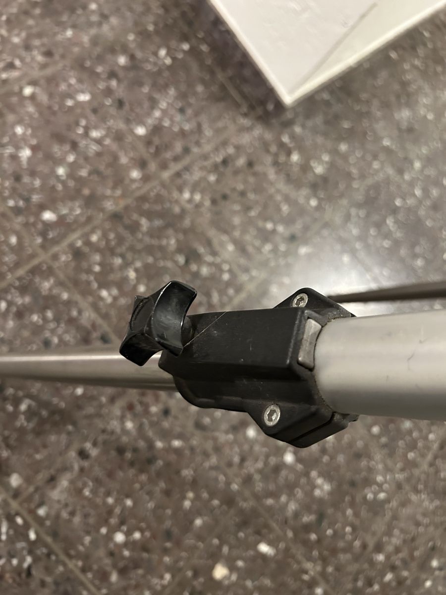 Manfrotto Trépieds & Accessoires: Manfrotto Studio Stativ Pro Alu, sehr stabil  – D'occasion à Glattfelden par gwendolyn007 3