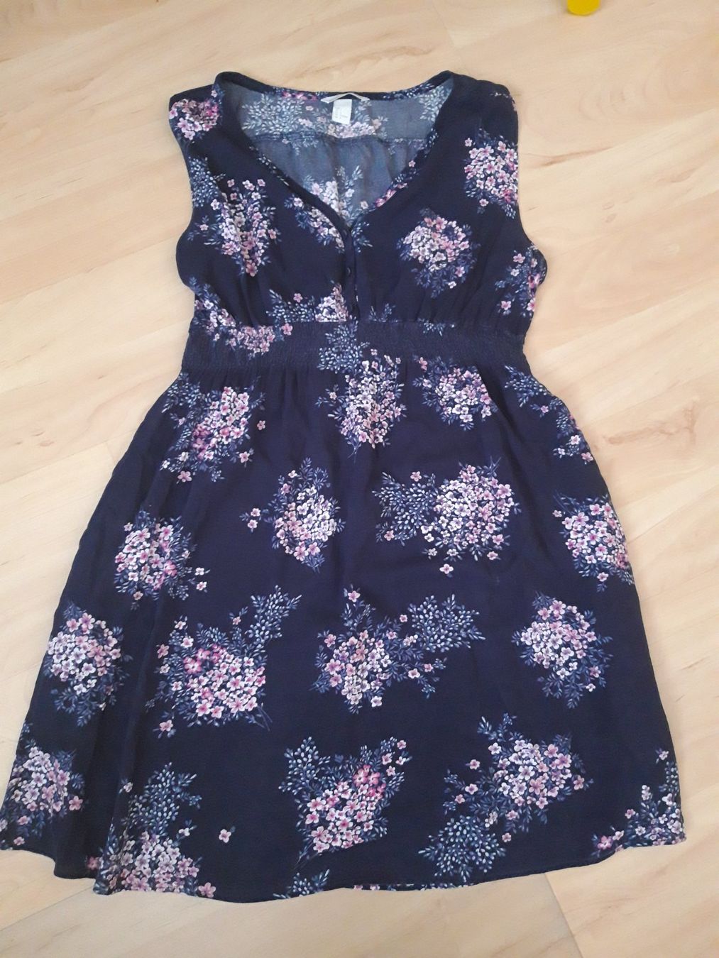 H&M Kleider: Schwangerschafts Kleid – Gebraucht aus Eschlikon TG von inf_v5zp