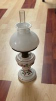Petrollampe Antik aus bemaltem Glas