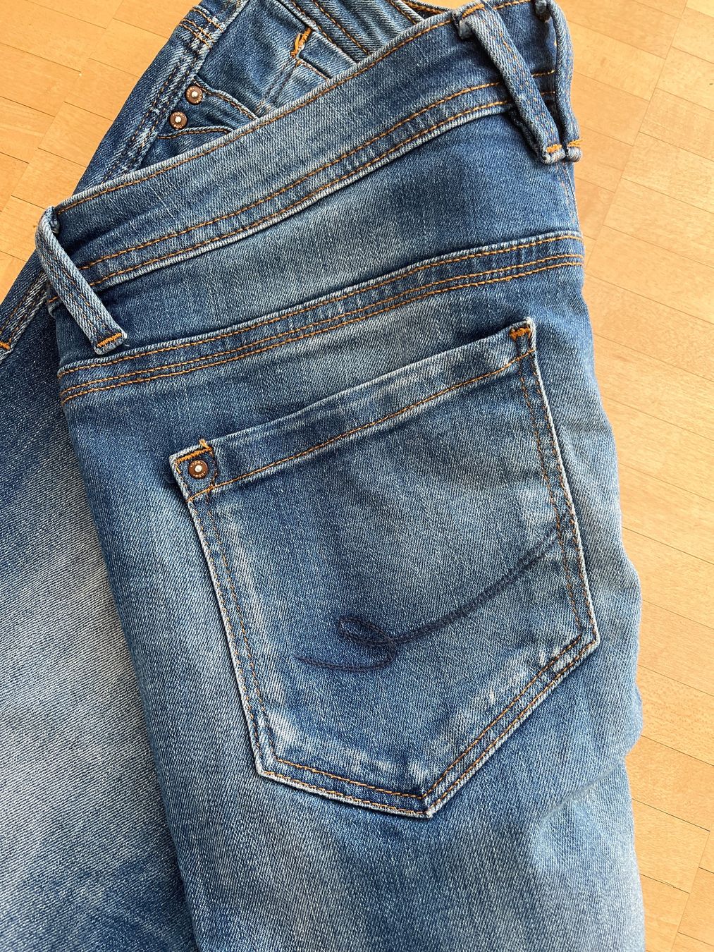 Esprit Jeans: Jeans von Esprit 27/32 – Usato da Stäfa venduto da Mogli76 2