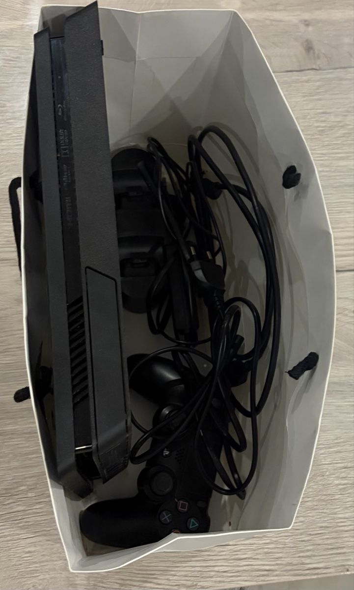 Sony Console: Playstation 4 – Usato da Gossau ZH venduto da Nn_y5l9 1