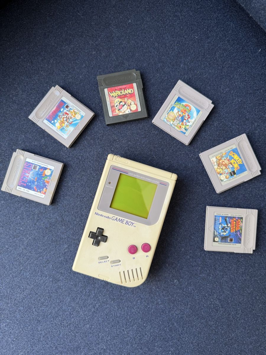 Nintendo Consoles: GameBoy Classic + Legendary Games – D'occasion à Zürich par jankais3r