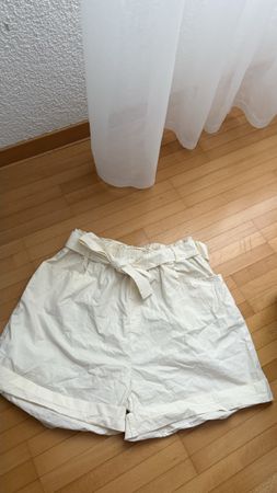 Page One Shorts cream colour size M 