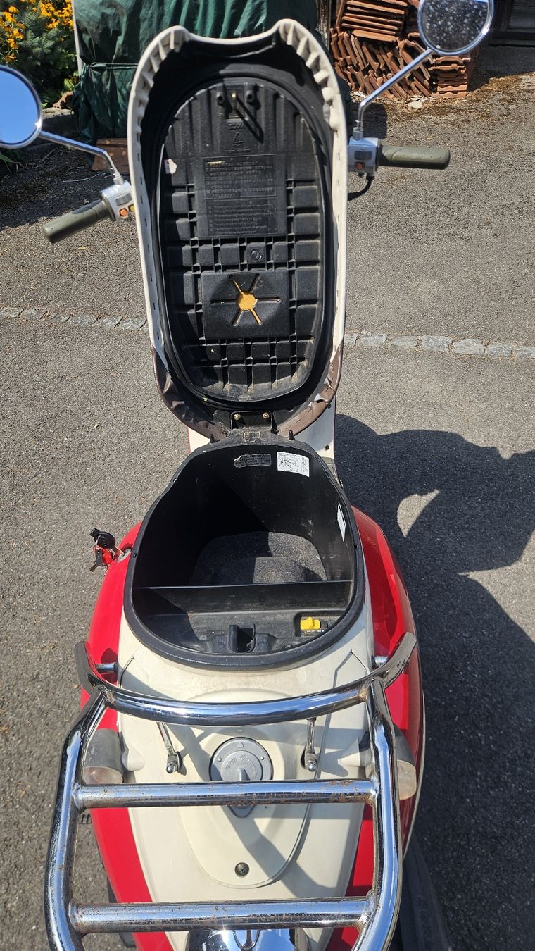 Sym Scooters: SYM Mio 100 - Rote – Gebraucht aus Häutligen von rickywills45 3