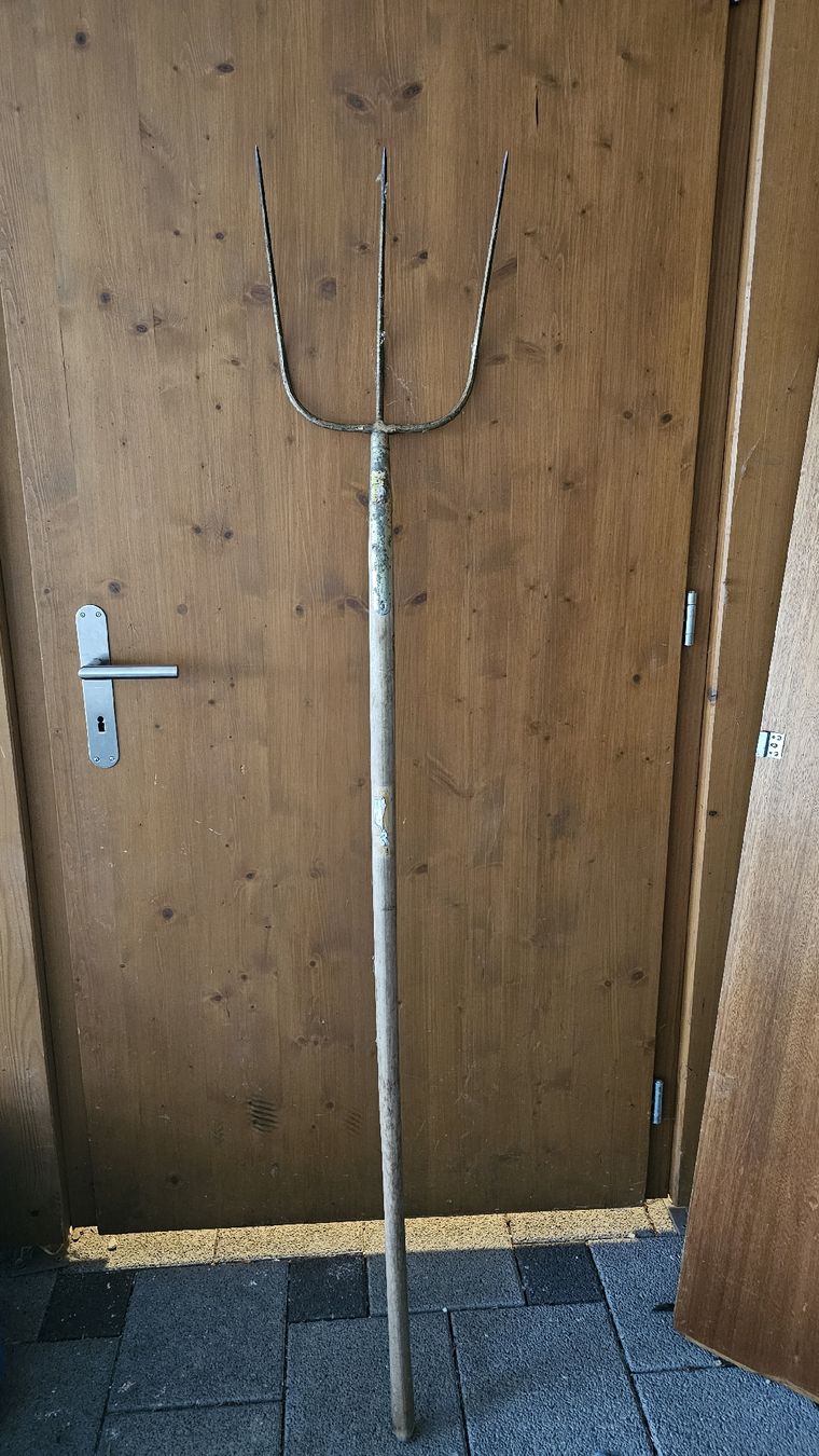 Alle Werkzeuge: Mistgabel – Gebraucht aus Niederbipp von Schwage