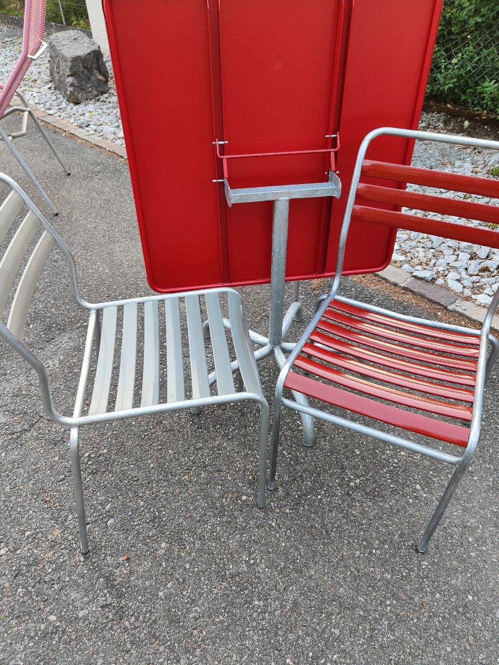 Schaffner Set di tavolo e panche: Schaffner Rigi -Tisch mit Lättlistühlen – Usato da Mellingen venduto da Artrena 5