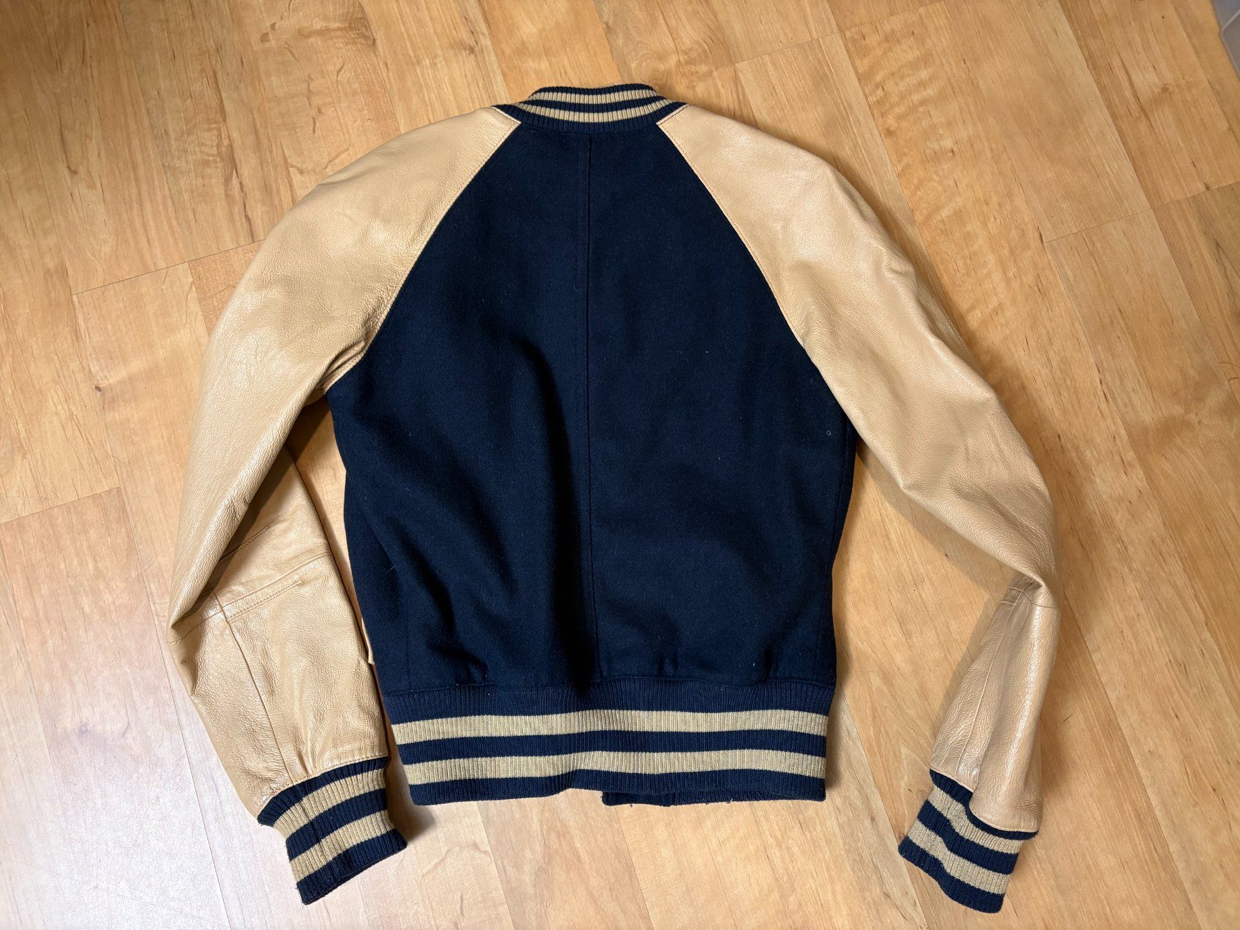 Asos Giacche: Collegjacke ASOS mit Lederärmel Gr. 36 – Usato da Willisau venduto da ani_gtk8 4