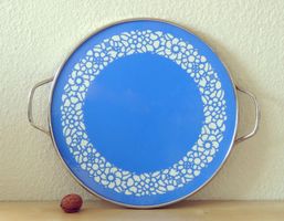 Plat ancien en porcelaine, Villeroy & Boch, entre 1874-1909
