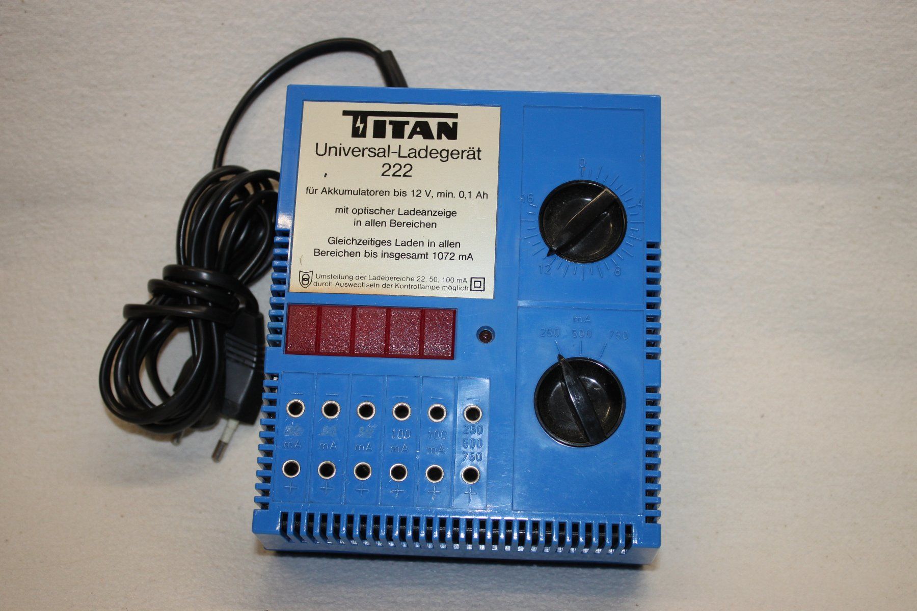 Caricatori & Batterie: Titan Universal Ladegerät 222 – Usato da Thun venduto da Fbchm