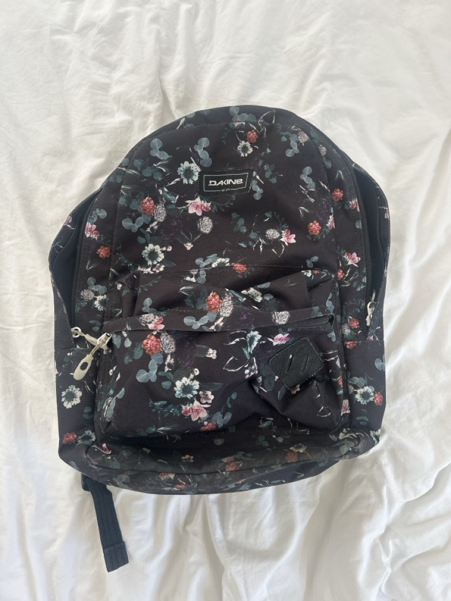 Dakine Sacs à dos: Dakine Backpack in fair state – D'occasion à Chur par valico