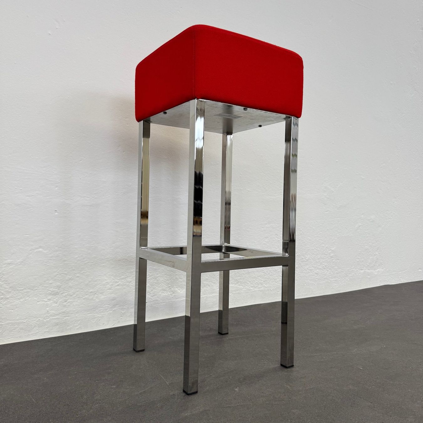 Sgabelli: SMV Kir Royal Barhocker Bezug Rot – Usato da Schönenwerd venduto da mcofficeshop 3