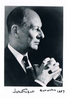 Sir John Gielgud 1904-2000 Autogramm signiert Foto 13x18cm