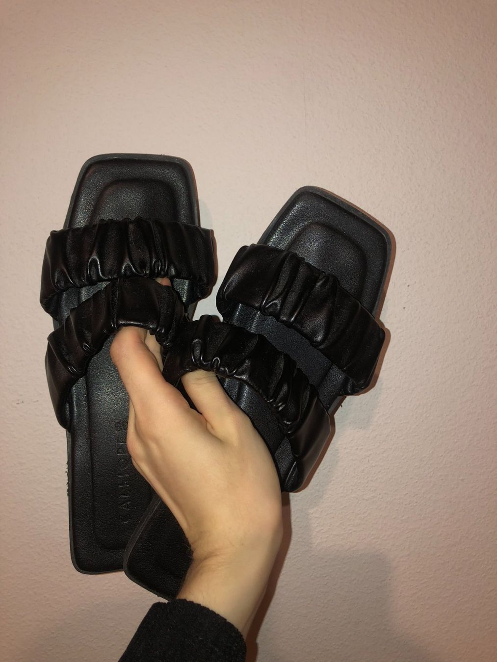 Scarpe da donna: sandales d'été – Usato da Bulle venduto da sop_ct6x 2