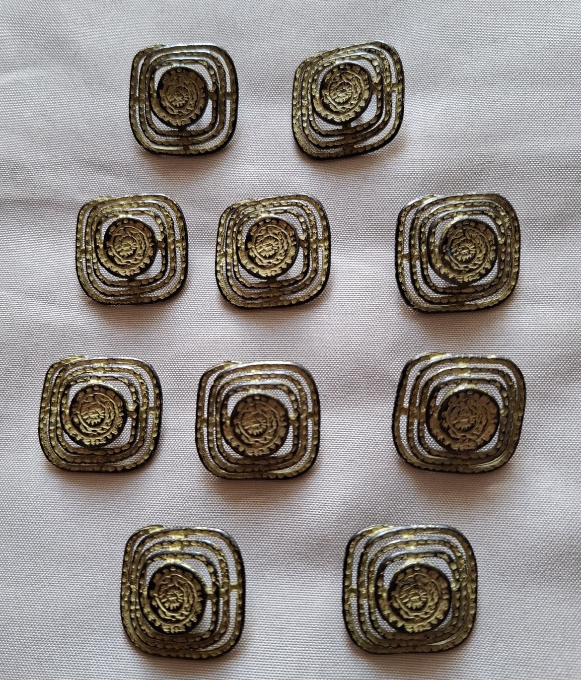 Bottoni: 10 Metallknöpfe, 28 mm. – Usato da Dietikon venduto da Hirschkopf