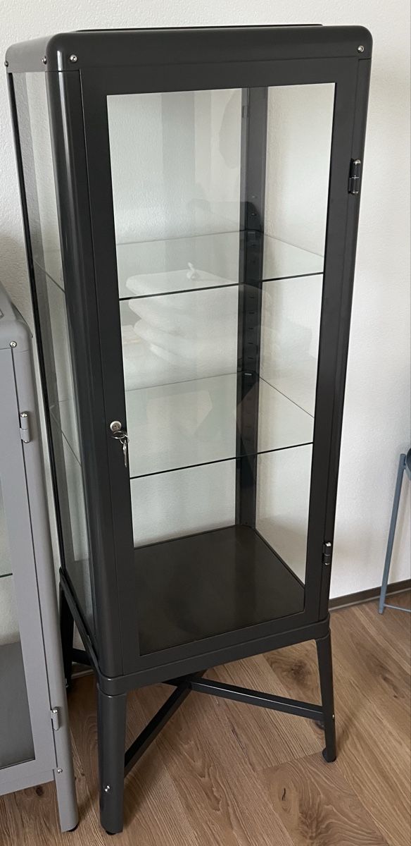 Ikea Vitrines: Ikea Fabrikör Vitrine – D'occasion à Tafers par thunsch_