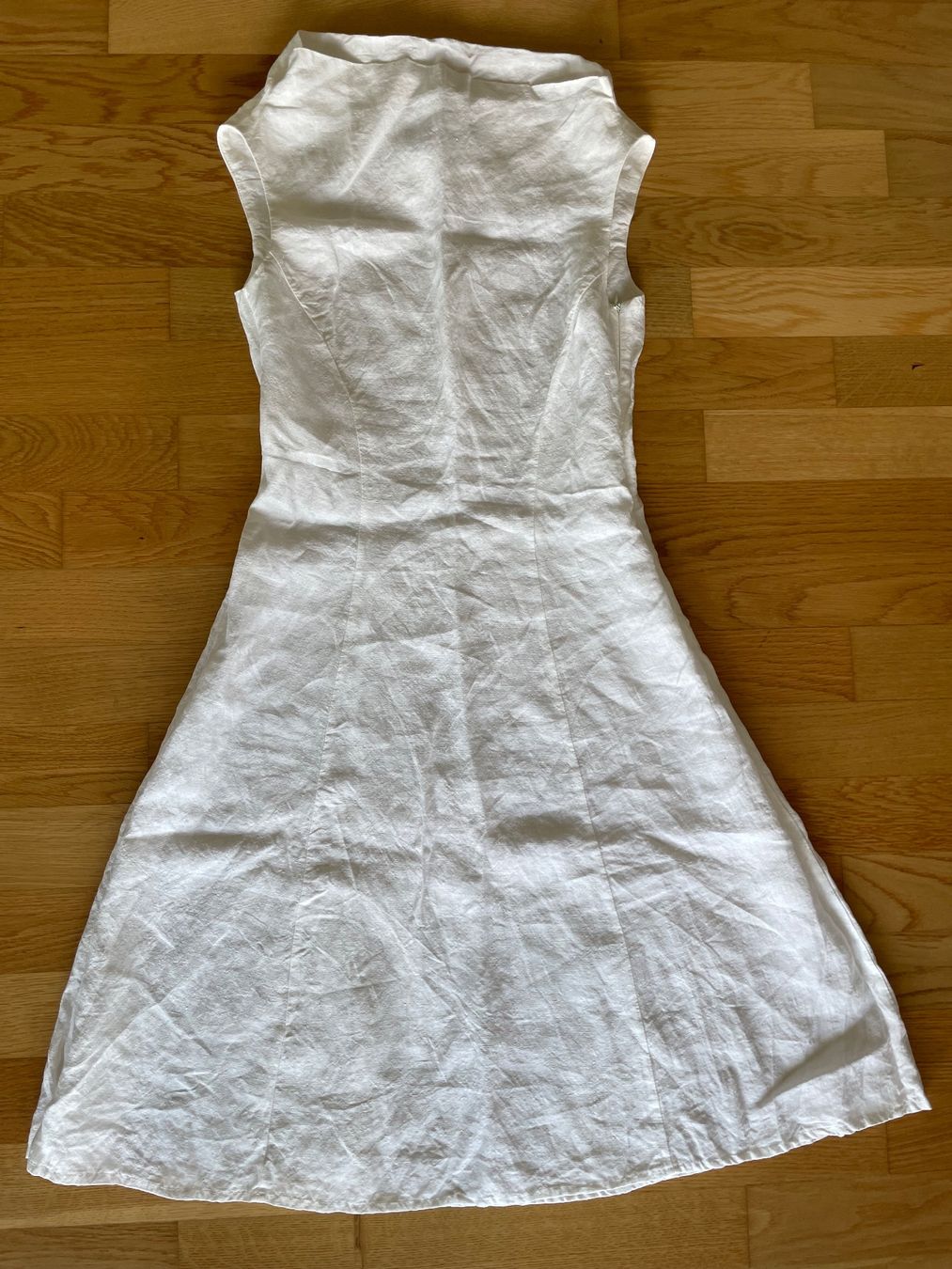 Robes: Leinenkleid einer Schweizer Designerin – D'occasion à Richterswil par IrynaL