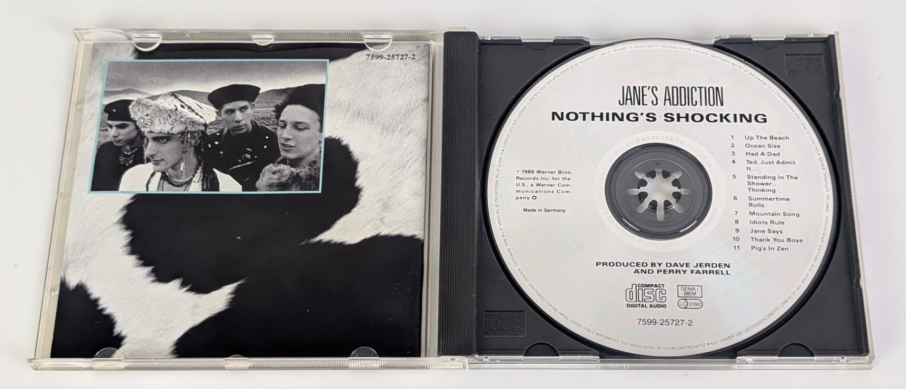 CD: Jane's Addiction - Nothing's Shocking CD - Top – Usato da Zürich venduto da 1.Simon 2