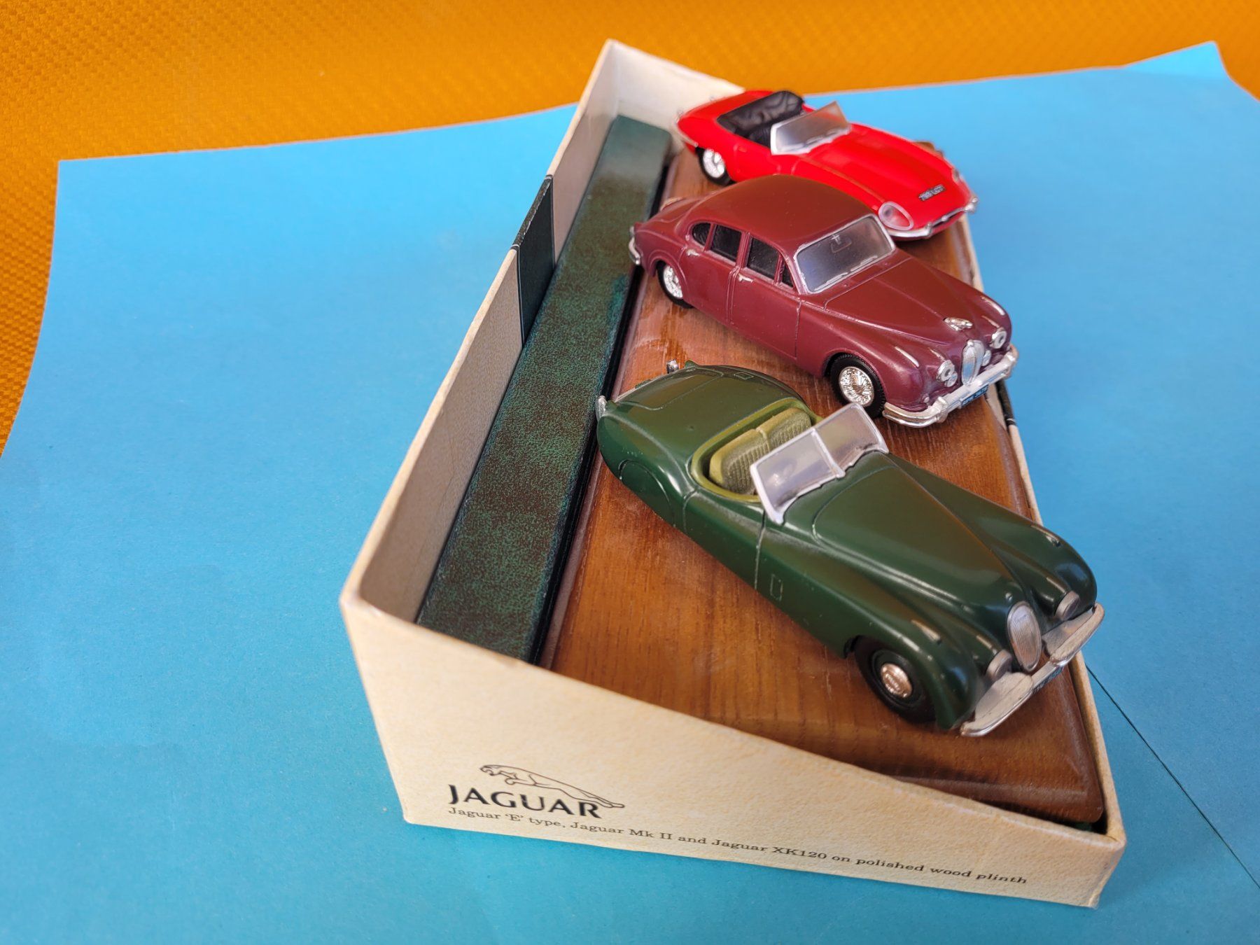 Jaguar Modellini d'auto: Collection 3 Jaguar Corgi 1:43 – Usato da Domdidier venduto da Bimbo57 3
