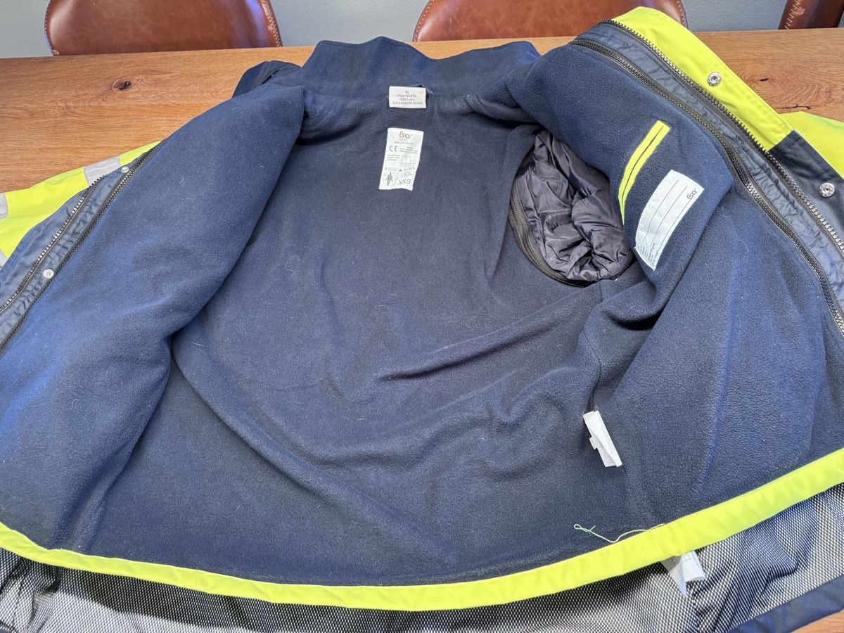 Giacche: Schutzjacke Samariter Grösse S  – Usato da Niederbüren venduto da Oetschli 3