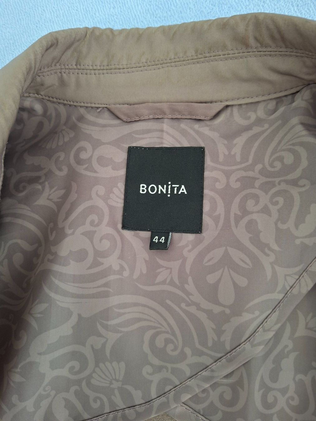 Bonita Vestes: Damenblazer beige Grösse 44 Viskose/Polyamid – D'occasion à Rafz par findelmundo68 2