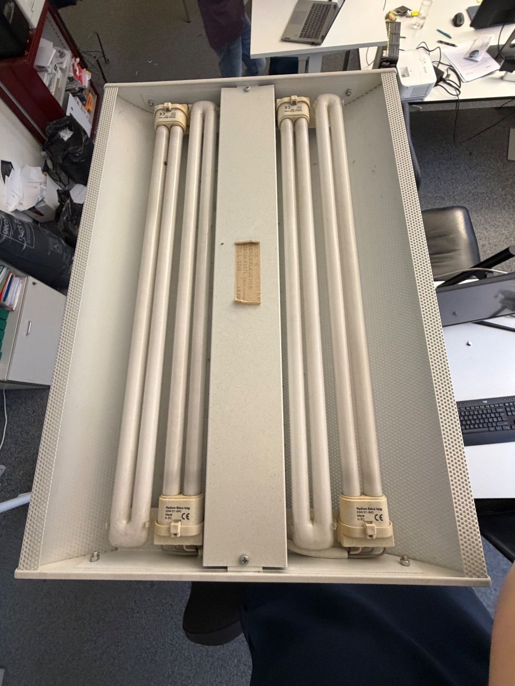 Lampade: INDILUX-S Büro-Stehlampe – Usato da Zürich venduto da hanswieheirii 1