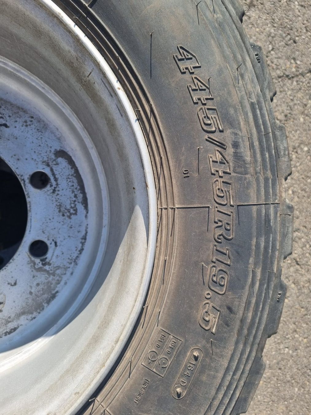 Pneumatici & Ruote complete: Kompletträder 445/45R19.5 – Usato da Balterswil venduto da AgrarLandtechnik 1