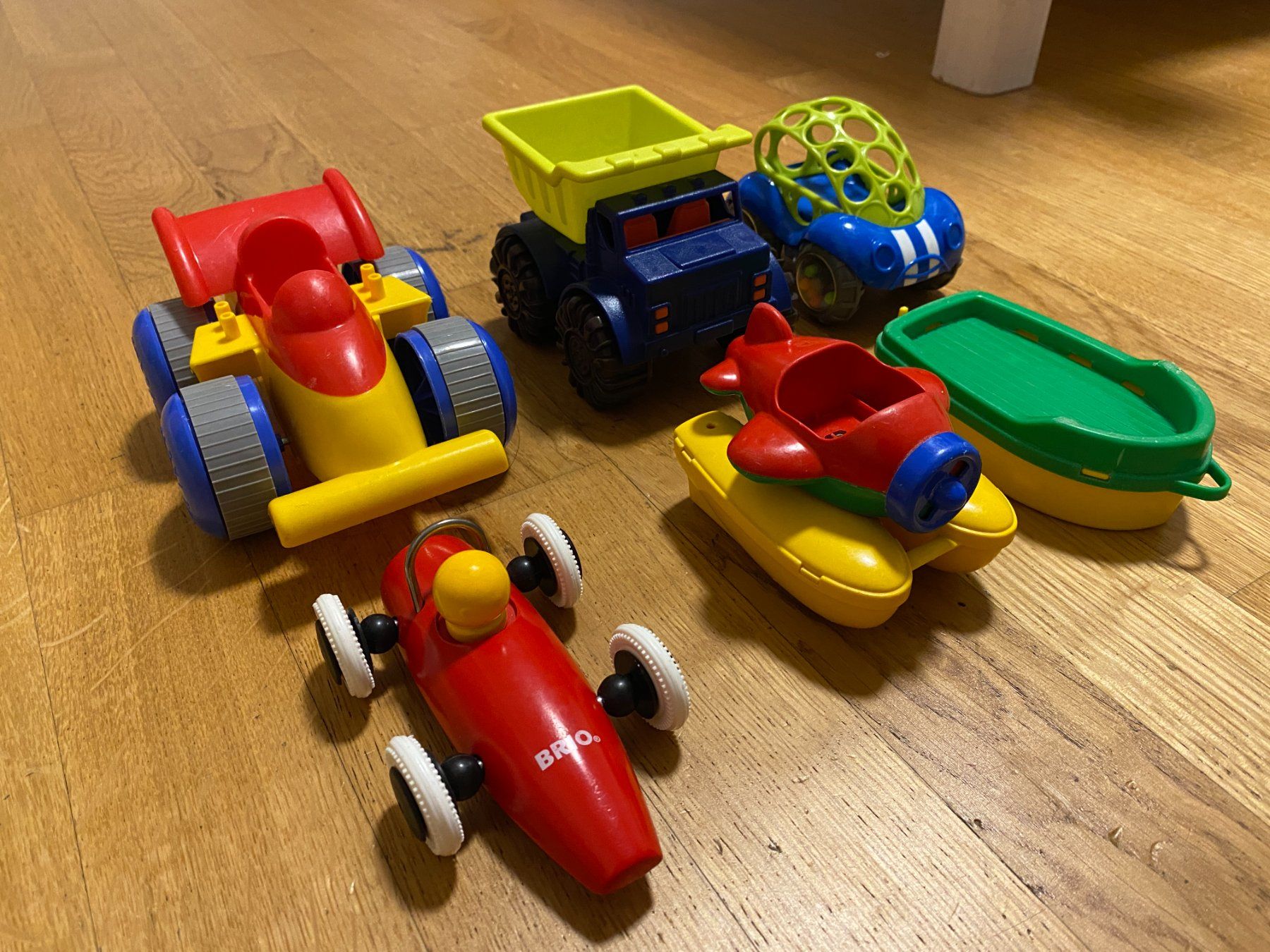 Giocattoli: [set] verschiedene Spielzeug: Auto, Boote – Usato da Duebendorf venduto da Alexandertreyer 4
