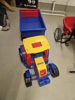Traktor mit Anhänger 